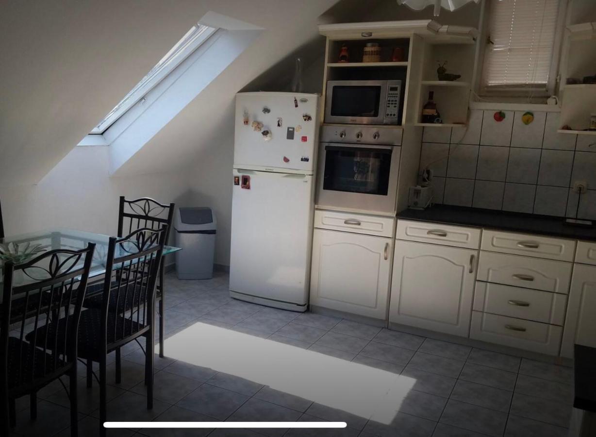 Gabe'S Nest Apartment Urom Exterior photo